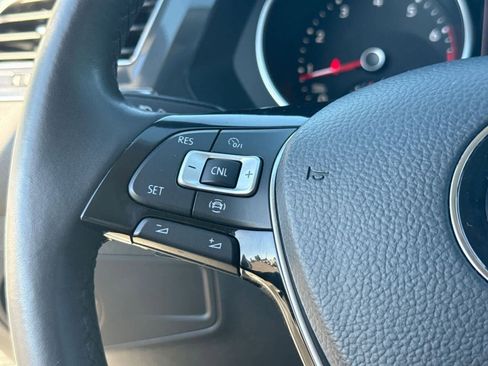 Used 2019 Volkswagen Tiguan SE w/ Panoramic Sunroof Package image 27