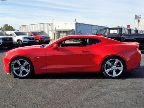 Used 2018 Chevrolet Camaro LT w/ RS Package image 4