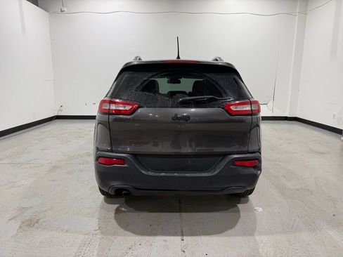 Used 2017 Jeep Cherokee Latitude w/ Cold Weather Group image 7