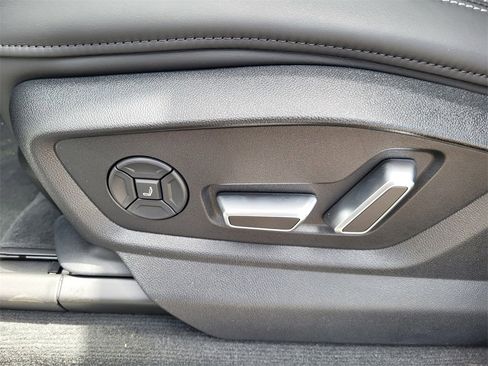 New 2025 Audi Q8 Prestige image 8