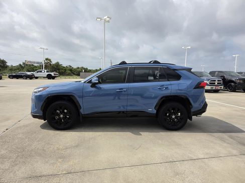 Used 2024 Toyota RAV4 SE AWD/4WD image 2