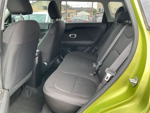 Used 2015 Kia Soul FWD image 11