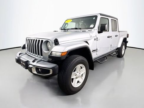 Used 2022 Jeep Gladiator Sport image 2