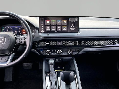 Used 2025 Honda Accord Touring image 9