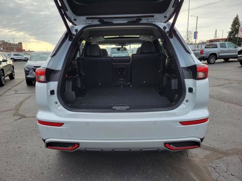 Used 2024 Mitsubishi Outlander 4WD Plug-In Hybrid image 24