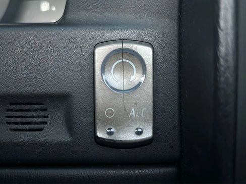Used 2006 Cadillac XLR V RWD image 43