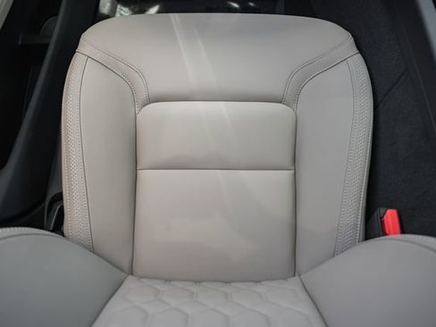 New 2026 Volvo XC60 B5 Plus w/ Protection Package Premier AWD/4WD image 32