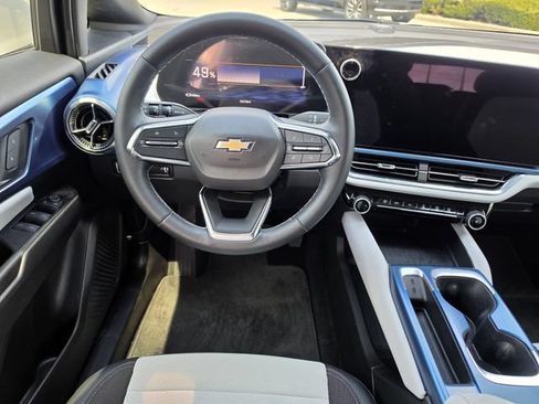 Used 2024 Chevrolet Equinox EV LT FWD image 9