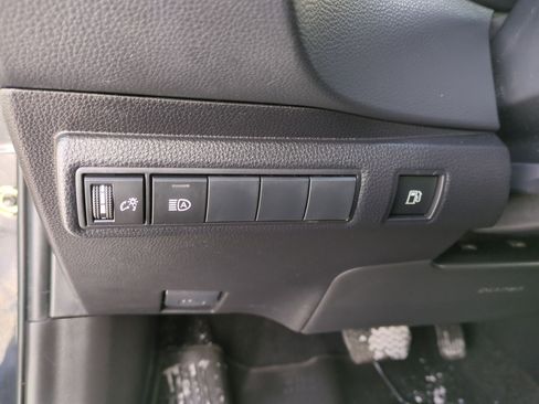 Used 2023 Toyota Corolla LE image 17