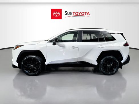 Used 2026 Toyota RAV4 SE w/ Convenience Package FWD image 7