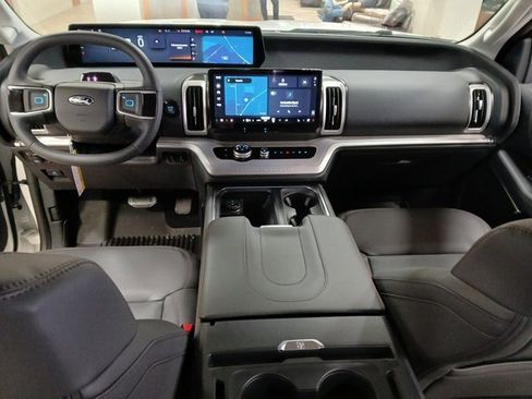 New 2025 Ford Expedition Active image 23