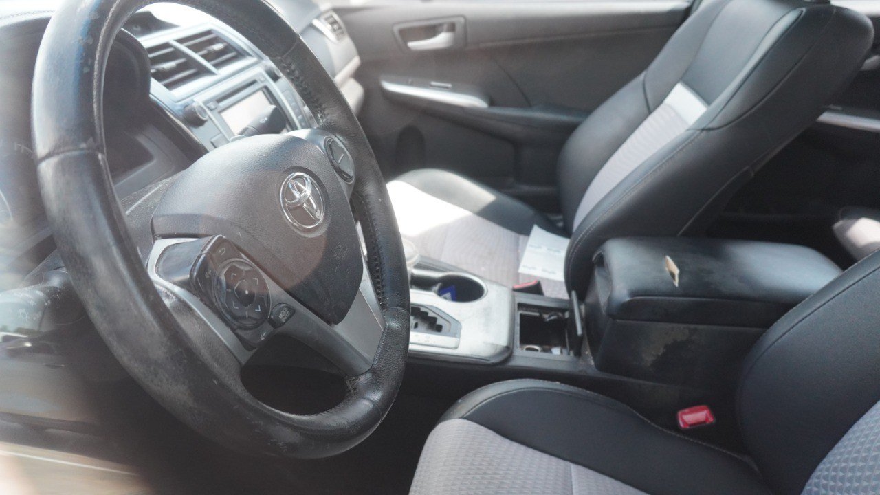 Used 2012 Toyota Camry SE FWD image 9