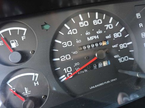 Used 1993 Nissan Pickup 2WD Regular Cab image 22