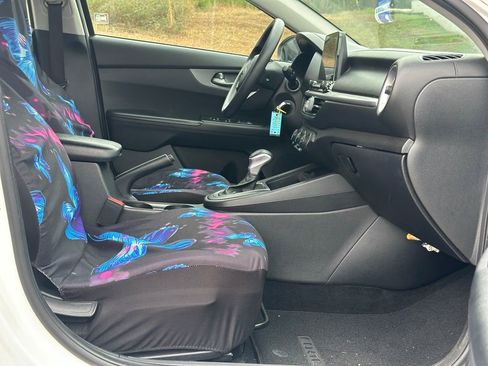 Used 2021 Kia Forte LXS w/ Paint Protection Package image 17