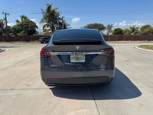 Used 2017 Tesla Model X 75D image 4