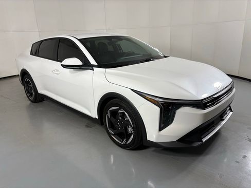 New 2026 Kia K4 EX image 2