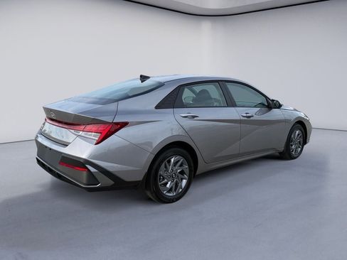 New 2026 Hyundai Elantra Blue image 5