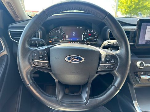 Used 2020 Ford Explorer XLT w/ Equipment Group 202A RWD image 10