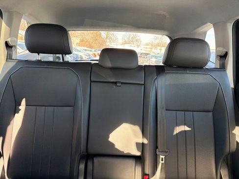 Used 2023 Volkswagen Tiguan SE image 53