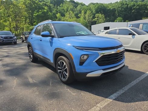 Certified 2024 Chevrolet TrailBlazer LT w/ LT Cold Weather Package FWD image 3