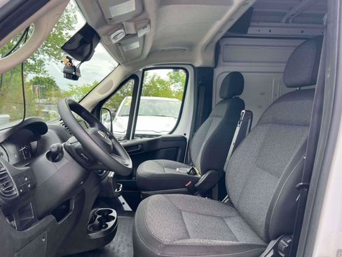Used 2025 RAM ProMaster 2500 w/ Convenience Group FWD image 28