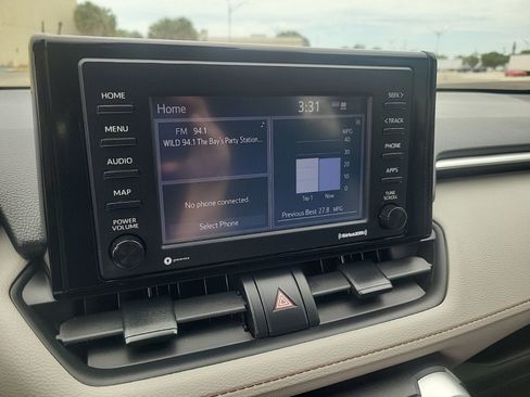Used 2021 Toyota RAV4 XLE w/ Convenience Package FWD image 20