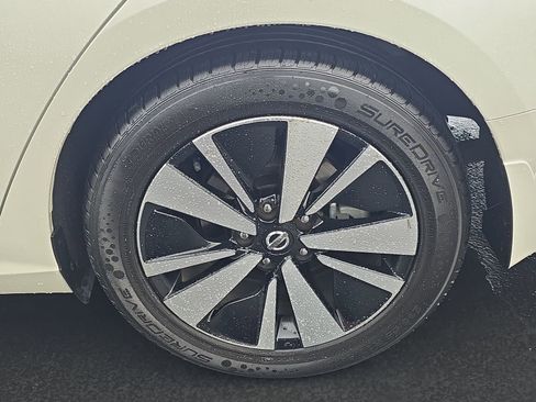 Used 2019 Nissan Altima 2.5 SV image 10