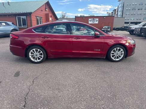 Used 2019 Ford Fusion SE FWD image 8