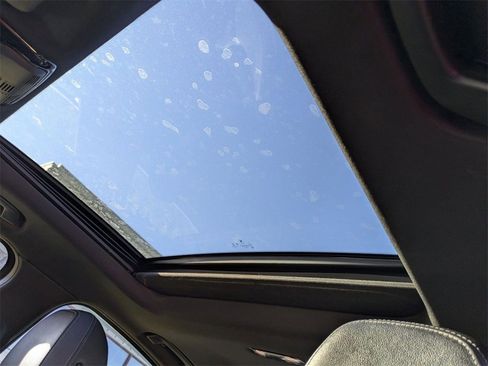 Used 2019 BMW 330i xDrive Sedan w/ Convenience Package image 9