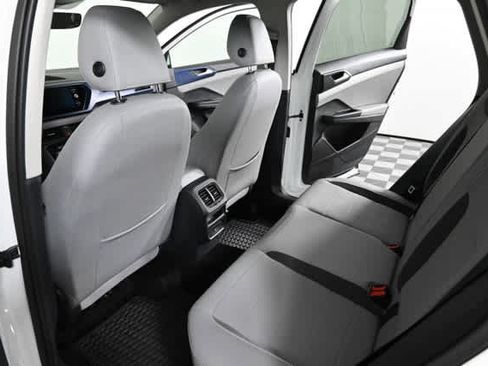 Used 2023 Volkswagen Taos SE w/ Panoramic Sunroof Package FWD image 14