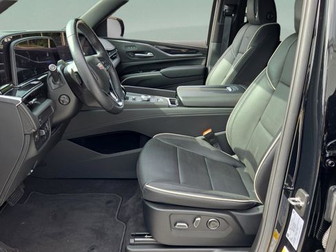 Used 2024 Cadillac Escalade Sport RWD image 9