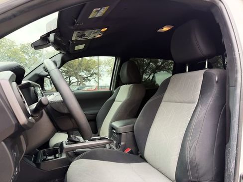 Used 2023 Toyota Tacoma TRD Off-Road image 8