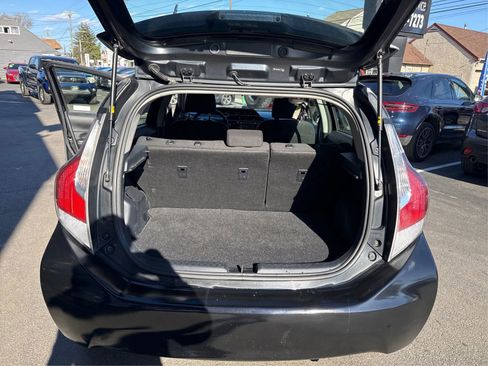 Used 2016 Toyota Prius C Two image 9