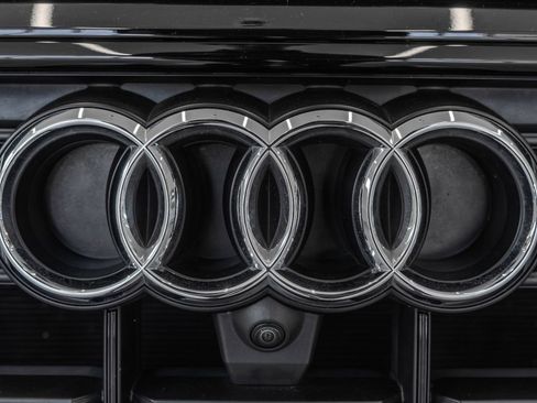Used 2020 Audi Q8 Premium Plus AWD/4WD image 5
