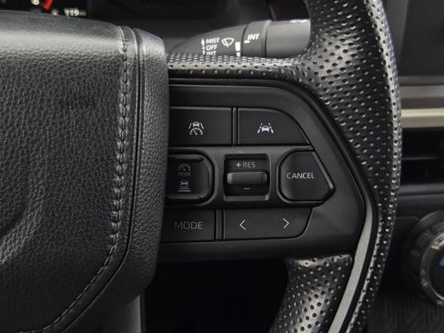 Used 2025 Toyota Tacoma SR5 AWD/4WD image 22