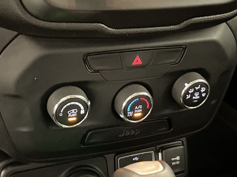 Used 2018 Jeep Renegade Sport w/ Power & Air Group AWD/4WD image 21