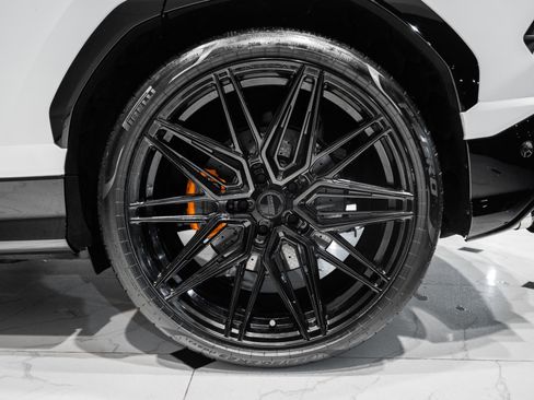 Used 2020 Lamborghini Urus image 15