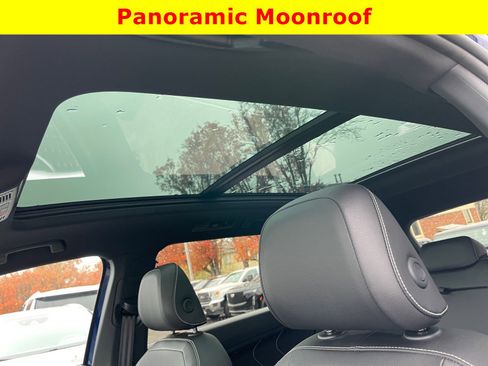 Used 2024 Volkswagen Tiguan SEL R-Line image 9