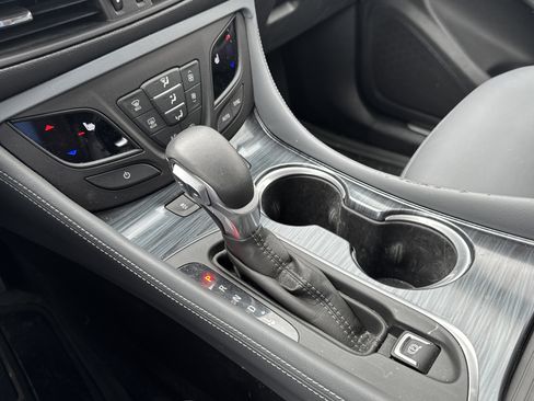 Used 2020 Buick Envision Essence image 22