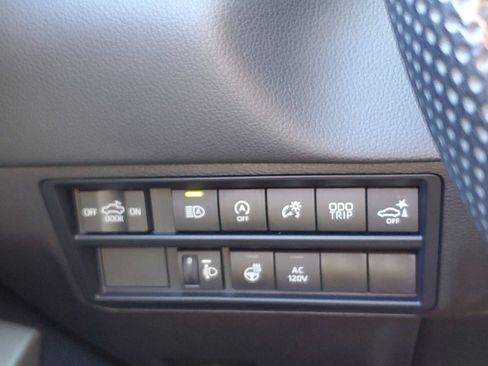 Used 2024 Toyota Tundra Limited w/ TRD Off-Road Package AWD/4WD image 33