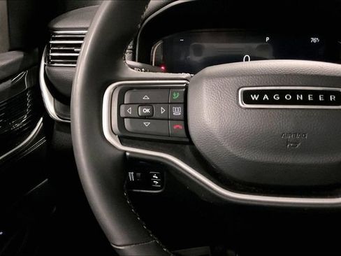 Used 2023 Jeep Wagoneer 4WD w/ Premium Group I image 19