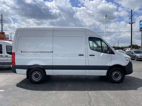 Used 2024 Mercedes-Benz Sprinter 2500 w/ Acoustic Package image 13