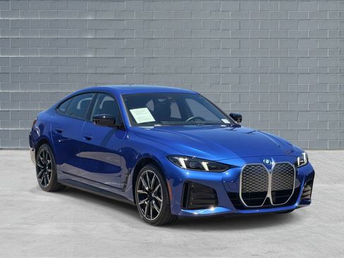 Used 2025 BMW i4 eDrive40 RWD image 1
