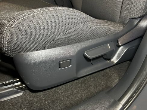 Certified 2025 Toyota 4Runner SR5 AWD/4WD image 21