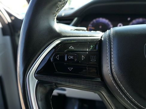 Used 2021 Jeep Grand Cherokee L Overland w/ Luxury Tech Group IV image 15