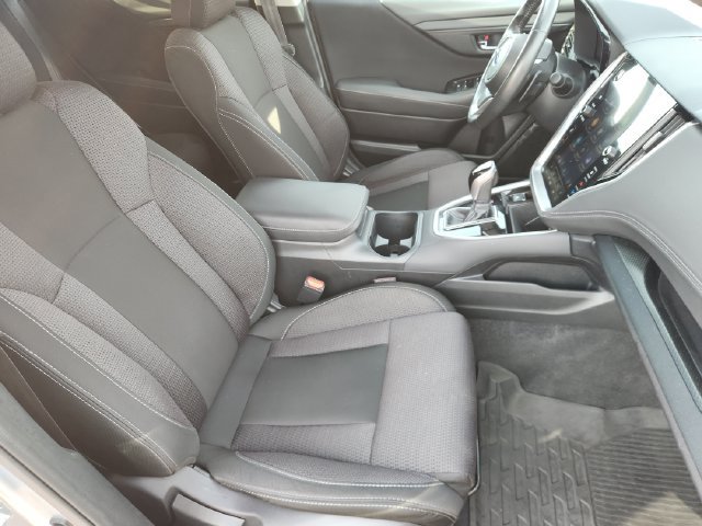 Used 2025 Subaru Outback Premium AWD/4WD image 12