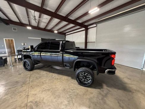 Used 2022 Chevrolet Silverado 2500 LTZ image 9