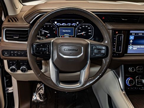 Used 2021 GMC Yukon XL Denali w/ Denali Ultimate Package image 16