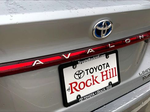 Used 2020 Toyota Avalon Limited w/ Advanced Safety Package image 32