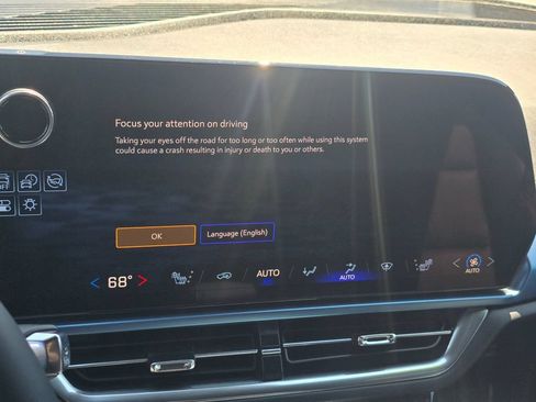 Used 2024 Chevrolet Equinox EV LT AWD/4WD image 26